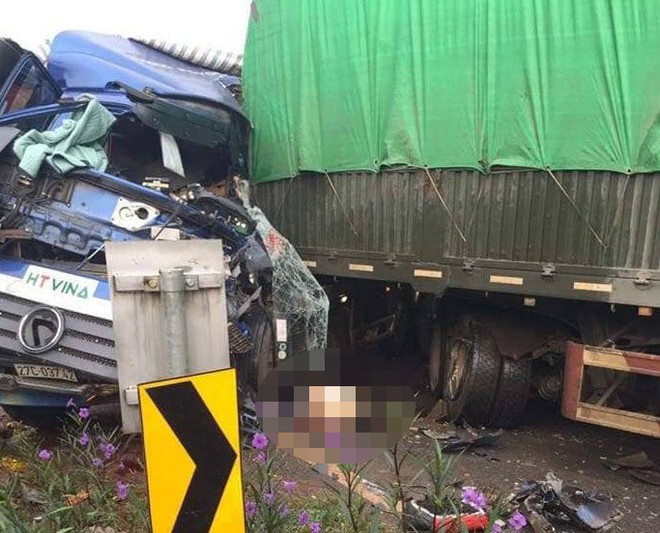 2 xe tải đâm nhau nát đầu ở Sơn La, 1 tài xế chết tại chỗ - Ảnh 2.