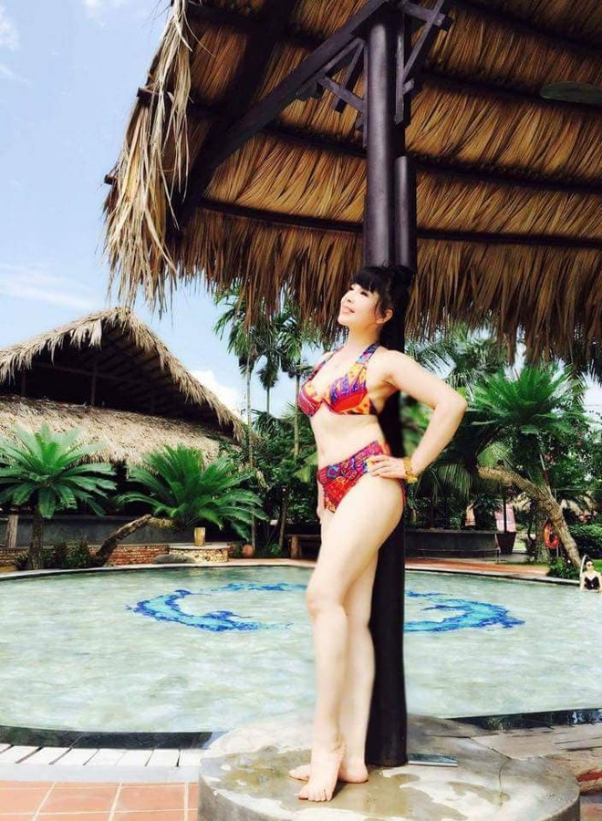 “Em bé Hà Nội” Lan Hương thả dáng với bikini, thẳng thắn đáp trả nghi vấn U60 vẫn dao kéo vòng một - Ảnh 1.