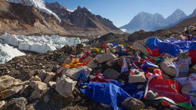 Nepal chính thức cấm mang nhựa lên Everest - bước đầu giải quyết hàng tấn rác chất thành núi trên nóc nhà của thế giới - Ảnh 3.