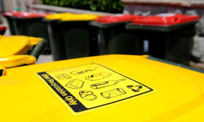 Trường học Melbourne: khóa thùng rác, học sinh mang rác về nhà  - Ảnh 1.