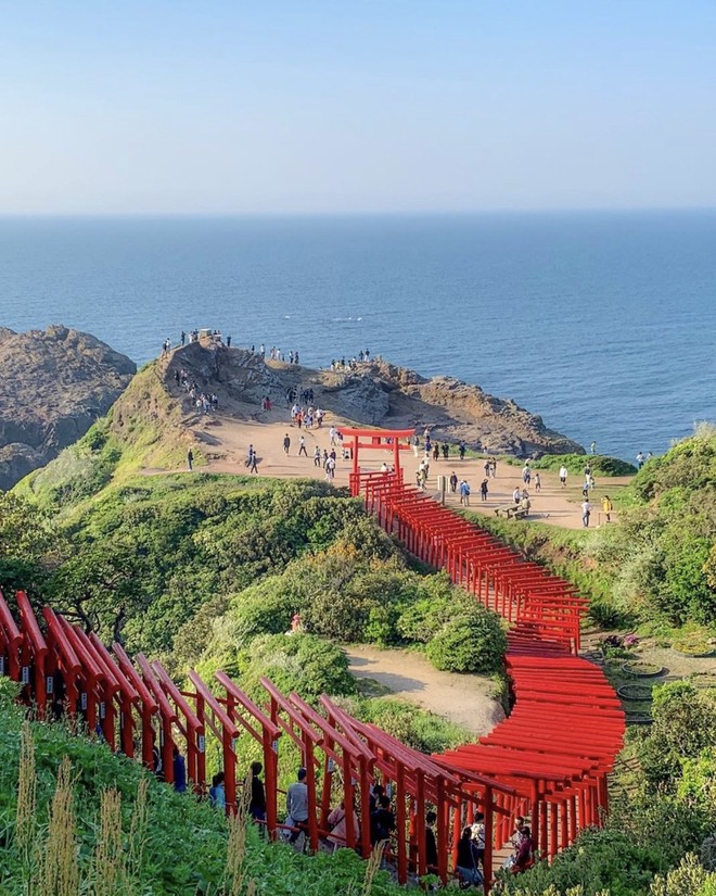 Loạt cổng Torii huyền thoại dọc khắp xứ Phù Tang, có nơi nối dài đến hơn... 10.000 cái - Ảnh 18.