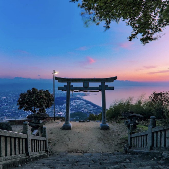 Cánh cổng trời Torii trong văn hoá của Nhật Bản