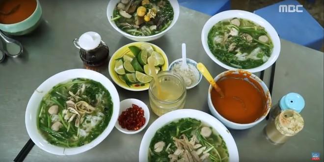 Phở b&#242; l&#224; xưa rồi, qu&#225;n phở n&#224;y của H&#224; Nội vừa l&#234;n s&#243;ng đ&#224;i MBC H&#224;n Quốc l&#224; khiến kh&#225;n giả “ph&#225;t sốt” ngay - Ảnh 1.