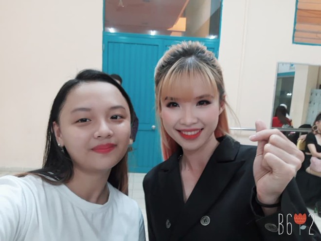 Tìm ra fan cuồng đỉnh nhất Việt Nam đạt kỷ lục selfie chung với hơn 100 celeb Việt, toàn những tên tuổi khủng showbiz - Ảnh 4.