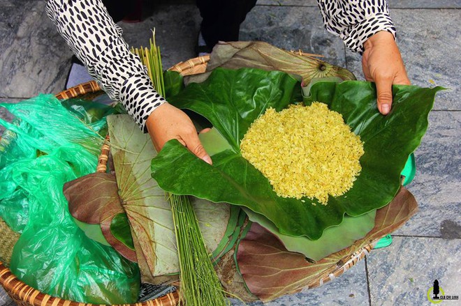 Cả Châu Bùi và Kỳ Duyên đều mê mẩn thức quà này của Hà Nội: người tự chế biến thành món ăn, người lên máy bay rồi còn cố mua vì thèm - Ảnh 1.