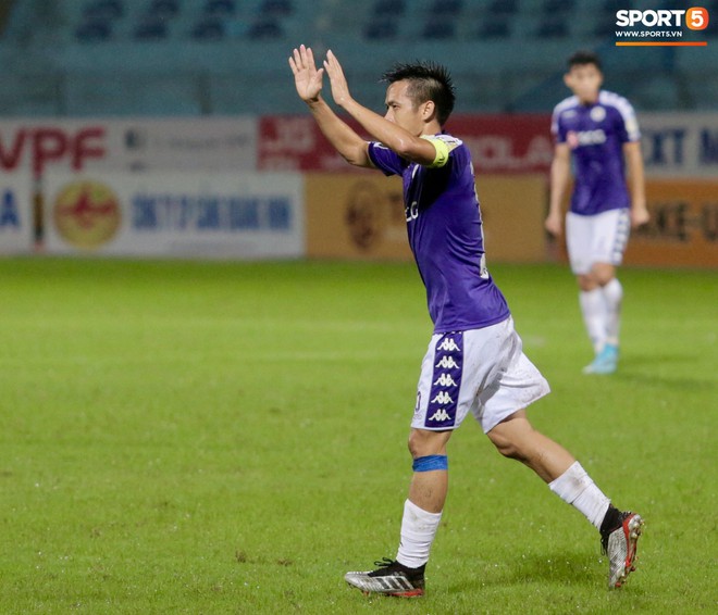 Quang Hải biểu diễn kỹ thuật như trong game, Hà Nội FC thắng Bình Dương nghẹt thở trên sân Hàng Đẫy - Ảnh 5.