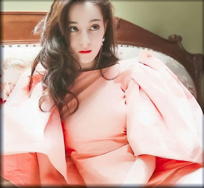 Thần th&aacute;i tuy c&oacute; hơn khi đụng h&agrave;ng nhưng Park Min Young vẫn bị trừ 1 điểm v&igrave; v&aacute;y k&eacute;m phẳng phiu - Ảnh 4.