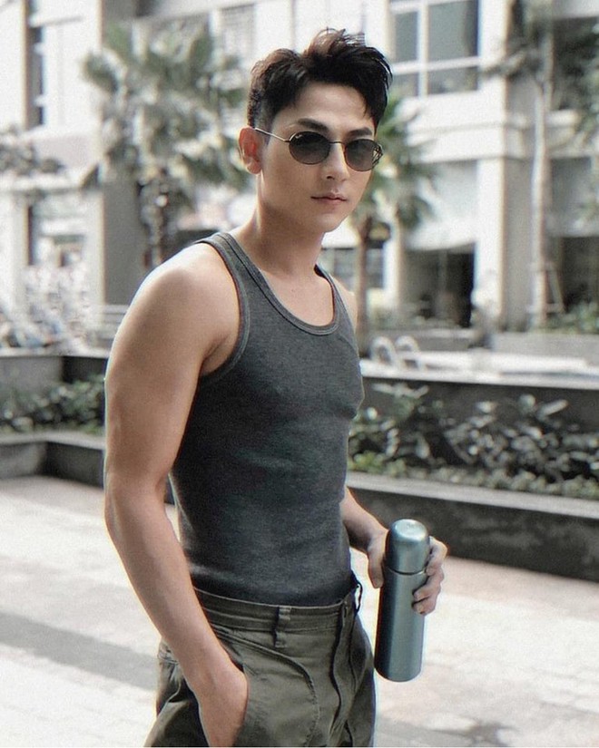 L&acirc;u lắm mới thấy nam thần Isaac khoe body lột x&aacute;c săn chắc, chứng minh vẻ điển trai thăng hạng theo thời gian! - Ảnh 1.