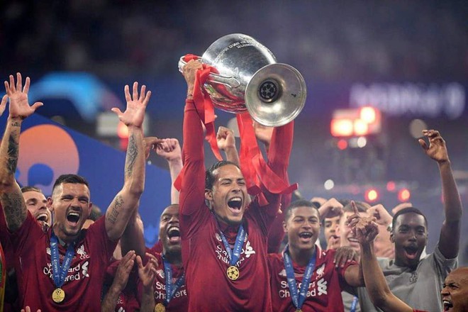 Đánh bại cả Messi lẫn Ronaldo, Virgil van Dijk chính thức trở thành cầu thủ xuất sắc nhất châu Âu - Ảnh 2.