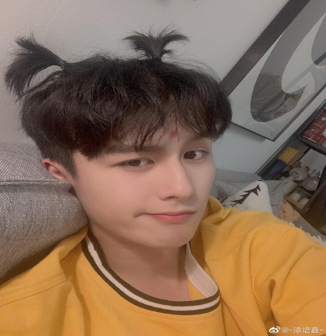 Tất Bồi H&acirc;m - Mỹ nam bị nghi l&agrave;m bạn g&aacute;i c&oacute; bầu rồi quất ngựa truy phong l&agrave; ai trong Trần T&igrave;nh Lệnh? - Ảnh 2.