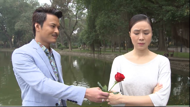 Lật lại 4 chuyện tình màn ảnh éo le của Hồng Đăng: Ăn ý nhất là bạn diễn Hồng Diễm, có sở thích mê hoa có chủ - Ảnh 7.