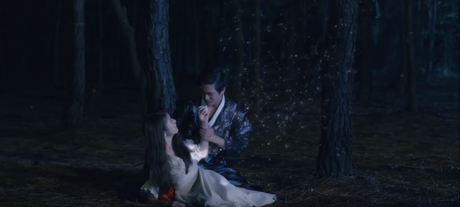 Hương Ly ch&iacute;nh thức debut bằng MV xuy&ecirc;n kh&ocirc;ng tr&ecirc;n nền nhạc ballad đẫm nước mắt, liệu c&oacute; th&agrave;nh c&ocirc;ng như khi h&aacute;t cover? - Ảnh 9.