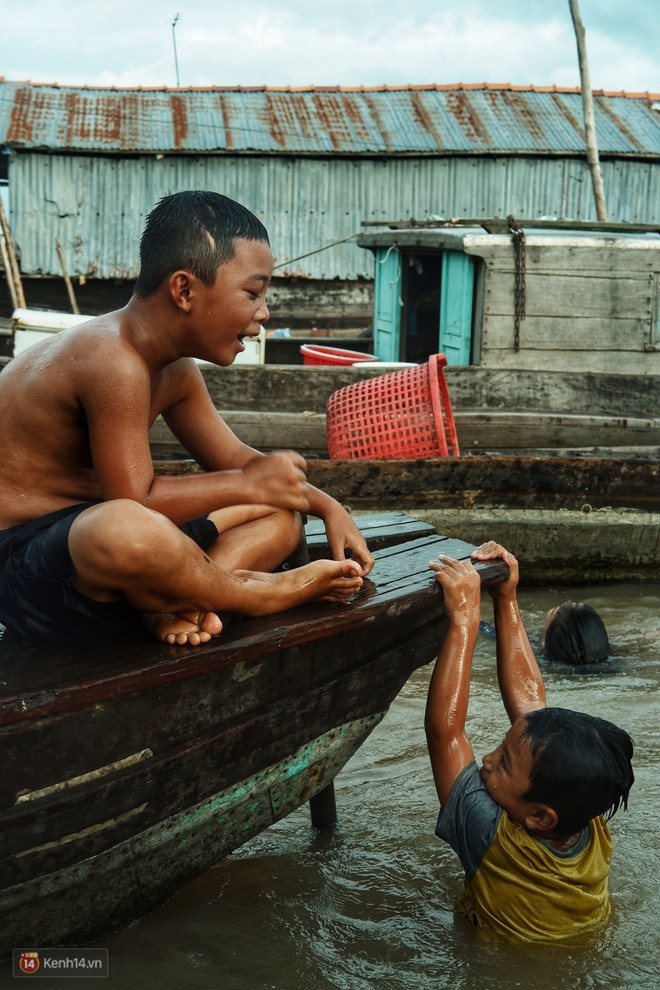 Về Long Xuyên hòa cùng những trò chơi tuổi thơ hồn nhiên của trẻ em trên ốc đảo 4 không - Ảnh 10.