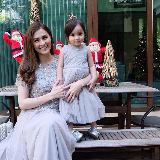 Marian Rivera deserves the title "the most beautiful mother in the Philippines" as she is not only beautiful but also takes care to dress elegantly for her children - Photo 5.