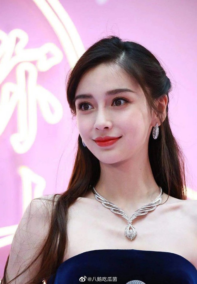 H&igrave;nh ảnh sự kiện của Angela Baby: Gầy trơ xương, đ&ocirc;i mắt cố mở to như trợn trừng, dấu hiệu l&atilde;o ho&aacute; hằn s&acirc;u - Ảnh 2.