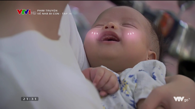 Truỵ tim với loạt biểu cảm cute hết nấc của b&eacute; Củ Gừng trong Về Nh&agrave; Đi Con - Ảnh 13.