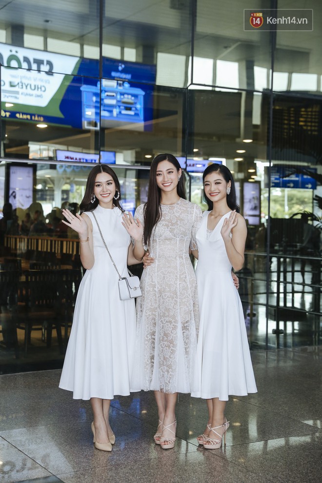Tân Hoa hậu Lương Thùy Linh mặc giản dị, rạng rỡ cùng 2 Á hậu xuất hiện tại TP.HCM trong vòng tay người hâm mộ - Ảnh 3.