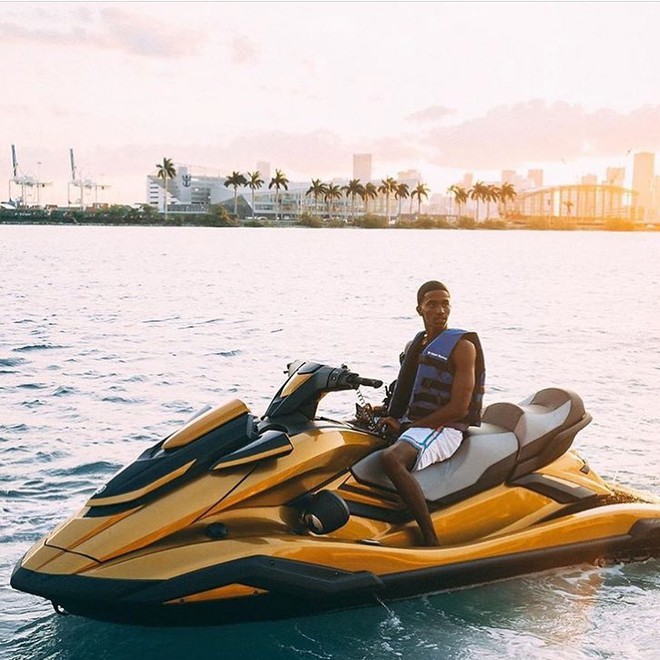 Công thức chung cho mỗi chuyến du lịch của hội rich kid trên Instagram: Kiểu gì cũng có siêu xe, du thuyền và tiêu tiền tỷ! - Ảnh 20.