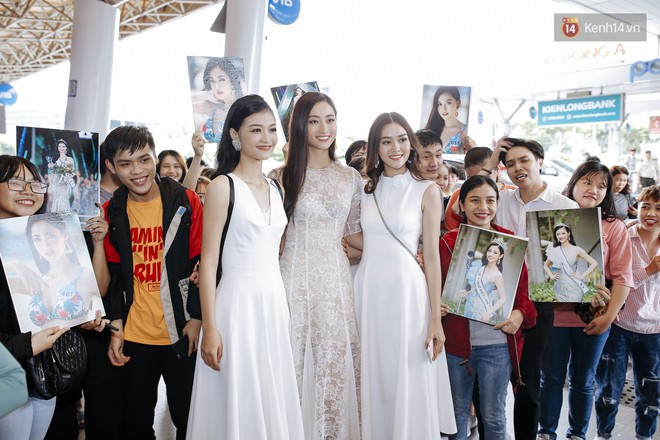 Tân Hoa hậu Lương Thùy Linh mặc giản dị, rạng rỡ cùng 2 Á hậu xuất hiện tại TP.HCM trong vòng tay người hâm mộ - Ảnh 19.