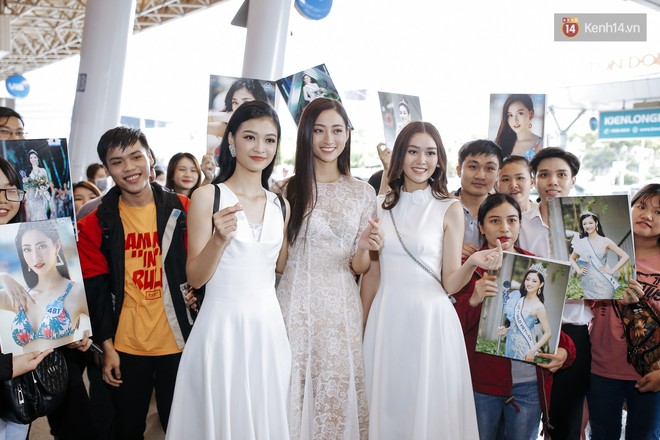 Tân Hoa hậu Lương Thùy Linh mặc giản dị, rạng rỡ cùng 2 Á hậu xuất hiện tại TP.HCM trong vòng tay người hâm mộ - Ảnh 17.