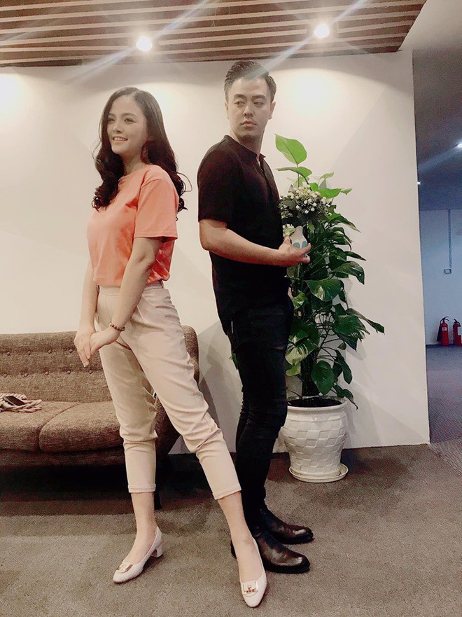 Sau bộ phim Về Nh&agrave; Đi Con, t&ocirc;i đ&atilde; t&igrave;m ra combo mặc đẹp gi&uacute;p bố &ldquo;hồi xu&acirc;n&rdquo; - Ảnh 10.