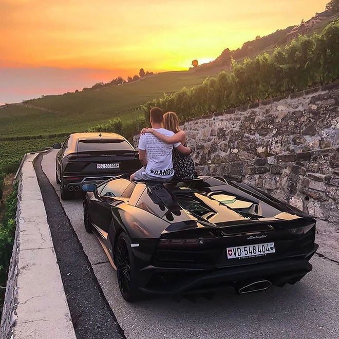 Công thức chung cho mỗi chuyến du lịch của hội rich kid trên Instagram: Kiểu gì cũng có siêu xe, du thuyền và tiêu tiền tỷ! - Ảnh 10.
