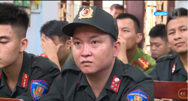 Chiến sĩ PCCC người đầu ti&ecirc;n ph&aacute;t hiện v&agrave; sơ cứu ch&aacute;u b&eacute; bị co giật, ngất xỉu tr&ecirc;n s&acirc;n Thi&ecirc;n Trường n&oacute;i g&igrave;? - Ảnh 2.