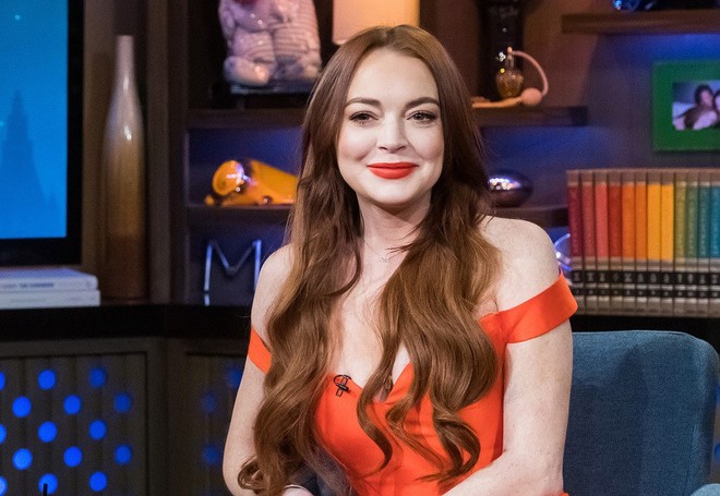 Tuột dốc vì gương mặt thảm họa thẩm mỹ, Mean Girl Lindsay Lohan giờ đổi đời vì được thái tử Ả Rập theo đuổi? - Ảnh 2.