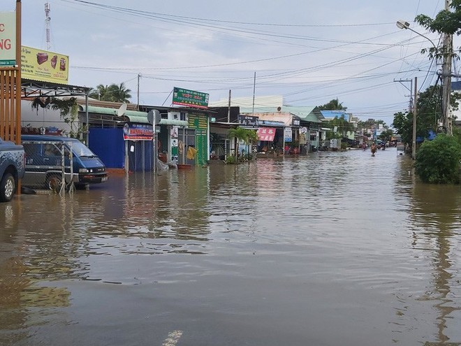 Nước lũ rút, nhiều nhà dân ở Phú Quốc tan hoang - Ảnh 10.