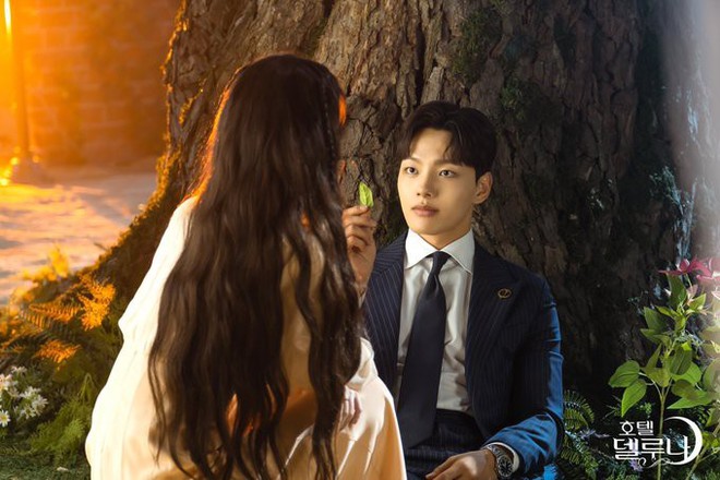 Đâu chỉ CEO IU (Hotel Del Luna) mới là “thánh” giữ crush, quản lí Yeo Jin Goo khi ghen cũng dữ dội không kém - Ảnh 8.