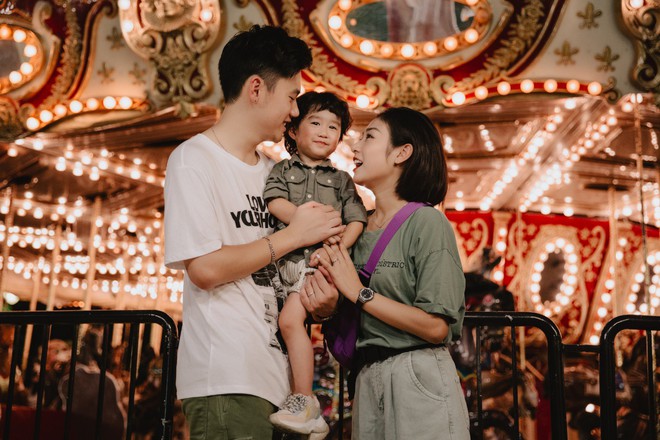 Chia sẻ ảnh đi du lịch Đà Nẵng, gia đình Tùng Sơn - Trang Lou khiến netizen xuýt xoa vì bé Xoài quá dễ cưng - Ảnh 14.