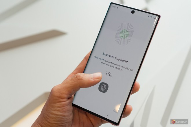 Trên tay Galaxy Note10/Note10+ vừa ra mắt: Combo nhẹ + tinh tế, màu sắc ảo diệu, S Pen lột xác như đũa thần Harry Potter - Ảnh 6.