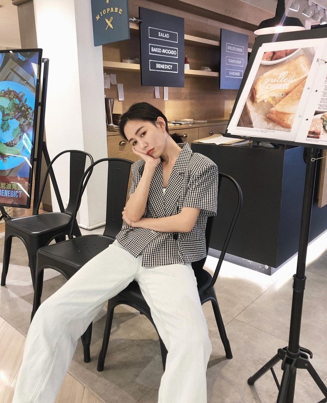 Chờ m&atilde;i thời tiết mới đỡ n&oacute;ng để chị em x&uacute;ng x&iacute;nh 4 kiểu &aacute;o xinh ngất ng&acirc;y n&agrave;y - Ảnh 13.