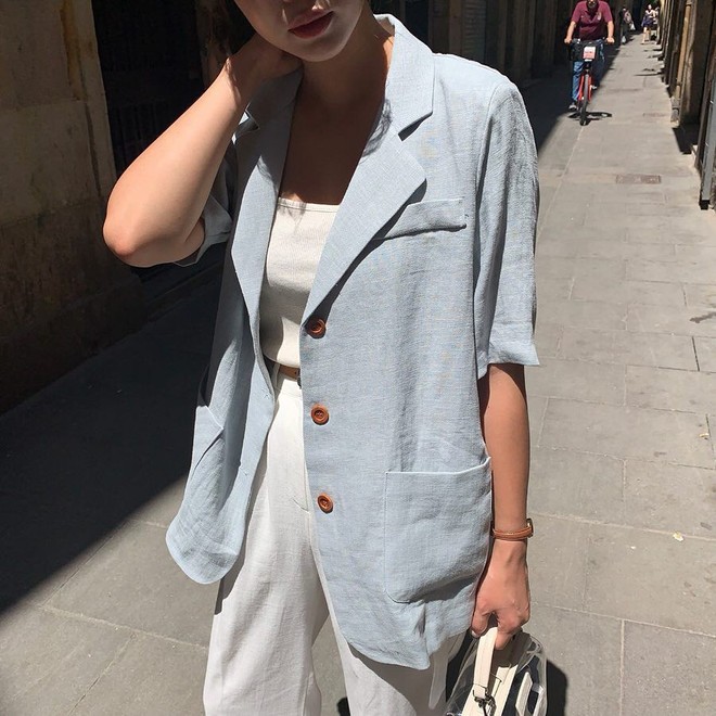 Chờ m&atilde;i thời tiết mới đỡ n&oacute;ng để chị em x&uacute;ng x&iacute;nh 4 kiểu &aacute;o xinh ngất ng&acirc;y n&agrave;y - Ảnh 14.