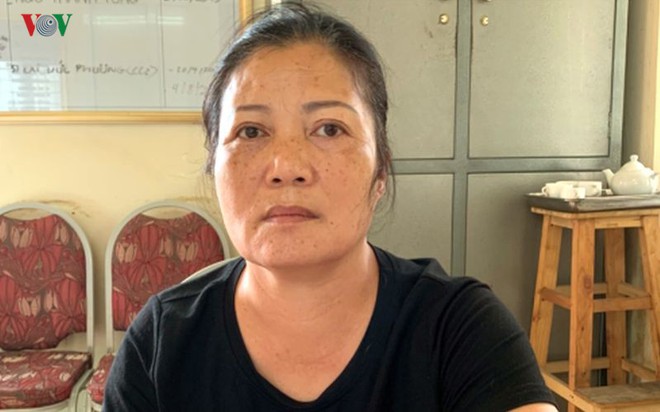 Nhận con nu&ocirc;i rồi l&ocirc;i k&eacute;o v&agrave;o đường d&acirc;y ma t&uacute;y - Ảnh 1.