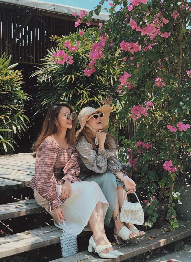 Hội chị em M&acirc;y Trắng: Người ly h&ocirc;n, người mới cưới, người c&ograve;n độc th&acirc;n nhưng cứ gặp nhau l&agrave; l&ecirc;n đồ chất khỏi b&agrave;n - Ảnh 13.