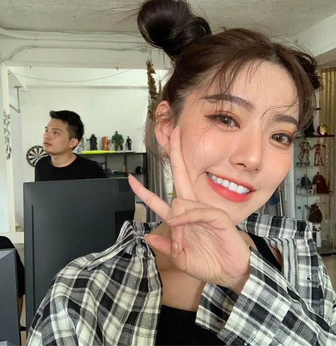 Sắp hết lễ m&agrave; vẫn chưa c&oacute; kiểu ảnh sống ảo n&agrave;o, bạn phải xem 11 gợi &yacute; makeup v&agrave; l&agrave;m t&oacute;c xinh xuất sắc n&agrave;y để triển ngay cho kịp - Ảnh 7.