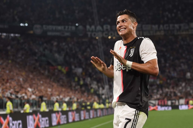 Ronaldo ra mắt kiểu ăn mừng thách thức trọng tài trong ngày Juventus vượt qua kẻ thù không đội trời chung theo một kịch bản không thể nghẹt thở hơn - Ảnh 7.