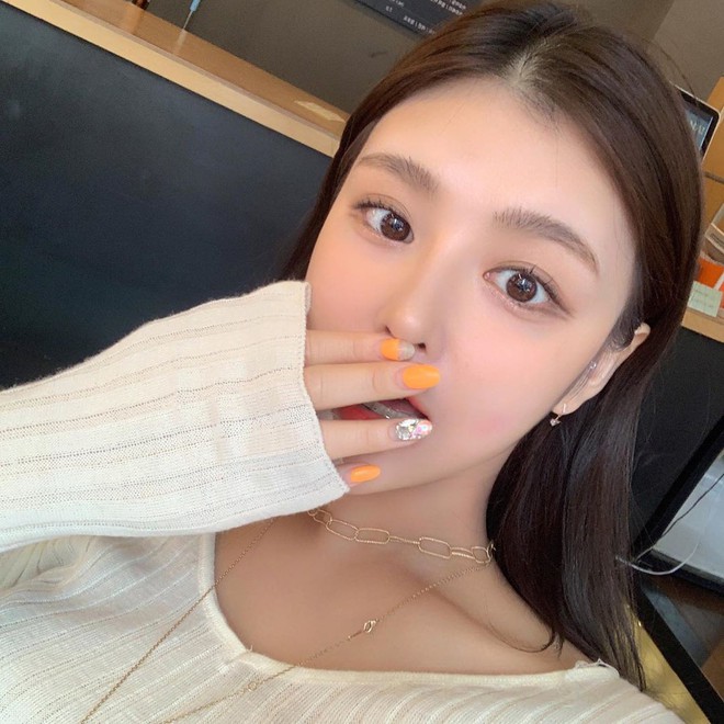 Sắp hết lễ m&agrave; vẫn chưa c&oacute; kiểu ảnh sống ảo n&agrave;o, bạn phải xem 11 gợi &yacute; makeup v&agrave; l&agrave;m t&oacute;c xinh xuất sắc n&agrave;y để triển ngay cho kịp - Ảnh 6.