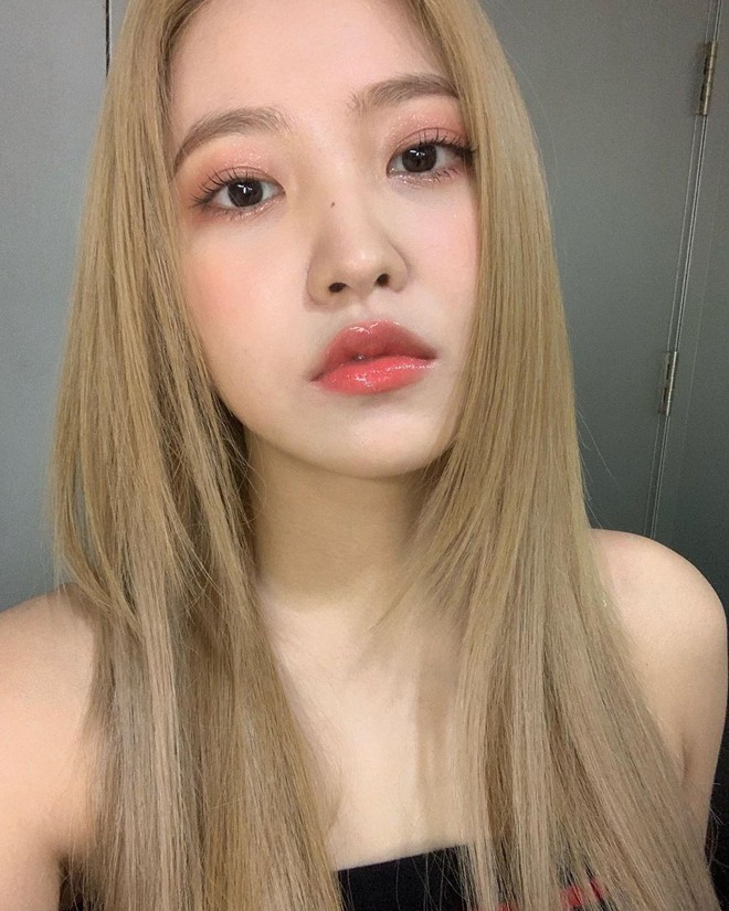 Sắp hết lễ m&agrave; vẫn chưa c&oacute; kiểu ảnh sống ảo n&agrave;o, bạn phải xem 11 gợi &yacute; makeup v&agrave; l&agrave;m t&oacute;c xinh xuất sắc n&agrave;y để triển ngay cho kịp - Ảnh 5.