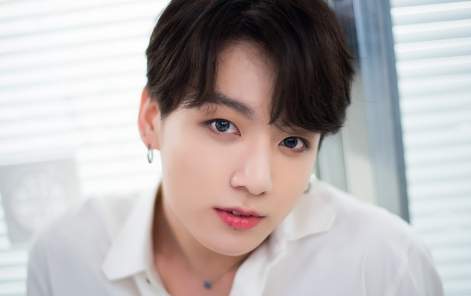 Em út vàng của Kpop không phải bây giờ mới có nhưng Jungkook (BTS) mới thực sự là người xứng đáng với danh hiệu này nhất - Ảnh 13.