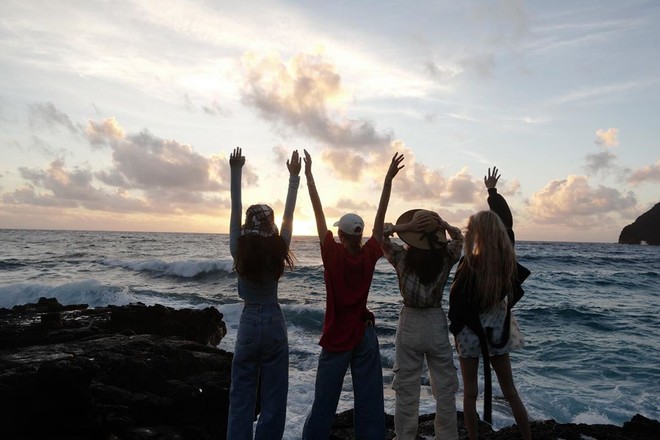 Loạt ảnh film đẹp điên đảo của BLACKPINK ở Hawaii là minh chứng rõ nhất cho việc ai cũng nên sắm một chiếc máy film khi đi du lịch - Ảnh 13.