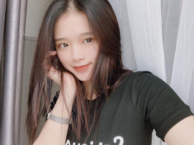 Để ý mới thấy nhan sắc Linh Ka dạo này thăng hạng vèo vèo, 17 tuổi chưa “lớn” xong mà đã đáng gờm như thế! - Ảnh 6.