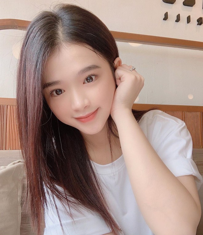 Để ý mới thấy nhan sắc Linh Ka dạo này thăng hạng vèo vèo, 17 tuổi chưa “lớn” xong mà đã đáng gờm như thế! - Ảnh 3.