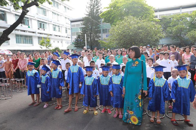 Gặp cô giáo 10 năm miệt mài dạy chữ cho trẻ em tại bệnh viện ung bướu Thành phố Hồ Chí Minh - Ảnh 4.