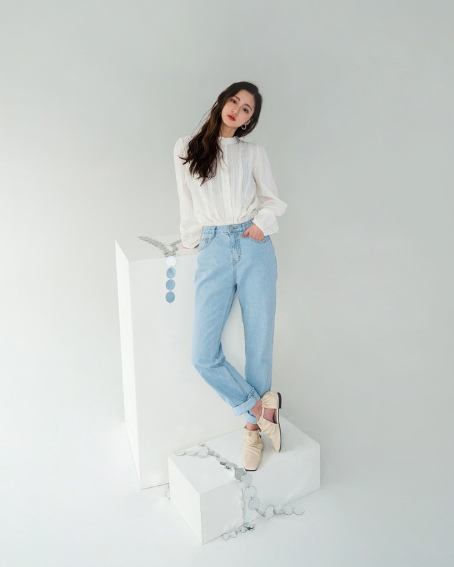 Chiếc &aacute;o cộng th&ecirc;m v&agrave;i phần sang chảnh cho c&aacute;c chị em c&ocirc;ng sở h&oacute;a ra cực dễ mix đồ  - Ảnh 1.
