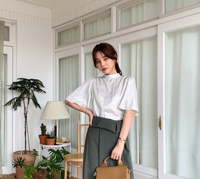 Chiếc &aacute;o cộng th&ecirc;m v&agrave;i phần sang chảnh cho c&aacute;c chị em c&ocirc;ng sở h&oacute;a ra cực dễ mix đồ  - Ảnh 11.
