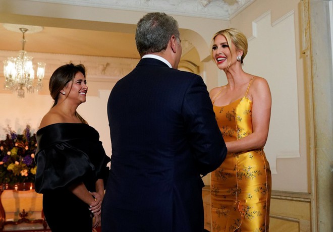 Ivanka Trump ngày một nhuận sắc, gợi cảm chết người trong chiếc váy hai dây sang chảnh, khiến đấng mày râu phải liếc nhìn - Ảnh 4.