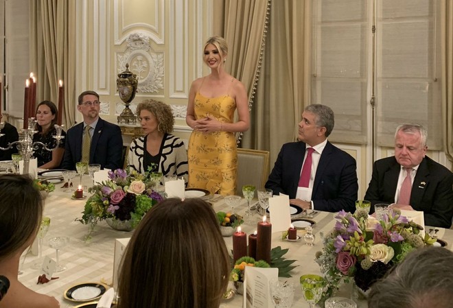 Ivanka Trump ngày một nhuận sắc, gợi cảm chết người trong chiếc váy hai dây sang chảnh, khiến đấng mày râu phải liếc nhìn - Ảnh 6.