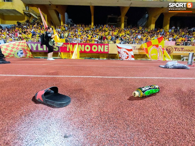 Người Nam Định xin lỗi vụ fan nữ đổ máu vì pháo hiệu trên sân Hàng Đẫy - Ảnh 3.